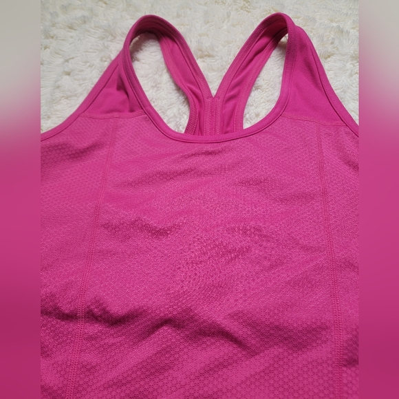 Aspire activewear shirt size M - Picture 2 of 5